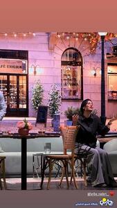  تیپ فریبا نادری در اجرای نمایش «روایت‌های زناشویی» در دبی