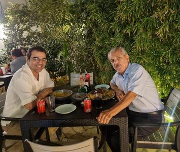  رستوران گردی بازیگر اجل معلق با پدرش