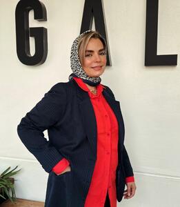  استایل شیک سپیده خداوردی با مینی اسکارف پلنگی