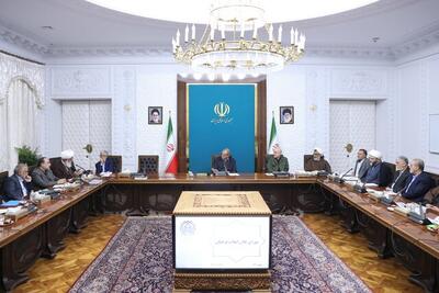  پزشکیان: رعایت قوانین عفاف و حجاب باید از سوی مدیران و کارکنان دستگاه‌ها آغاز شود