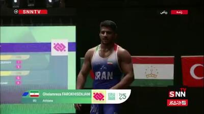  دور افتخار فرخی پس از کسب مدال طلا