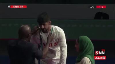  مراسم اهدای مدال و نواخته شدن سرود جمهوری اسلامی ایران