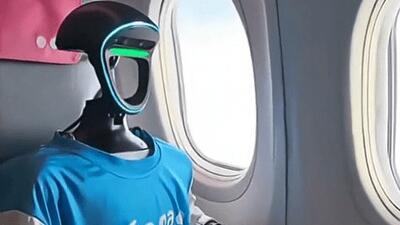  اولین پرواز جهان با ربات مهماندار+ فیلم