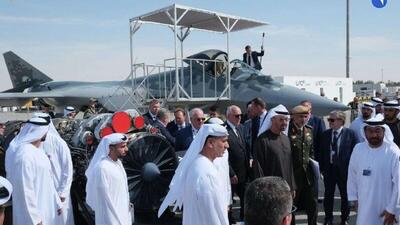  شیخ محمد بن زاید آل نهیان، رئیس جمهور امارات متحده عربی با هواپیماهای جنگی روسیه آشنا شد