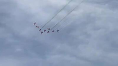  تیم آکروباتیک هندی «سوریاکیران» مهارت‌های پروازی خود را در نمایشگاه هوایی دبی 2025 به نمایش گذاشتند