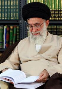  نگاهی به کتاب و کتاب‌خوانی در بیانات امام‌خامنه‌ای‌ - تسنیم
