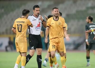  سوت بازی حذفی استقلال در دست جوان‌ترین داور!