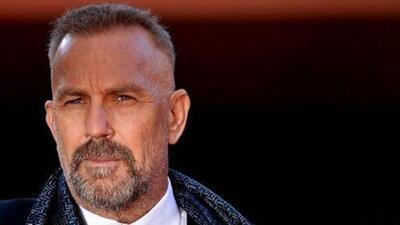  کوین کاستنر در نقش بیل کلینتون