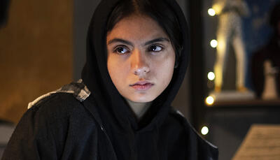  تاریخ امروز چهره‌ها |چهره شگفت آور «سارا حاتمی» مائده سریال زخم کاری در سن 19 سالگی