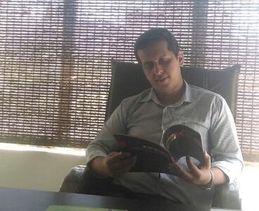  گیرم که مارچوبه کند تن به شکل مار  کو زهر بهر دشمن و کو مهره بهر دوست