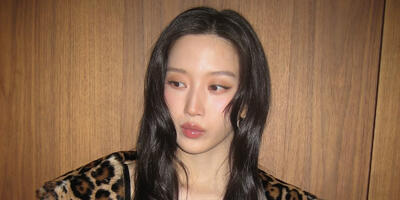  کت جین را به سبک بازیگر مشهور کره‌ای ست کنید و جذاب و گرم بمانید - چی بپوشم