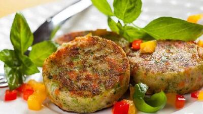  طرز تهیه هش گرین؛ کوکو سبزیجات رژیمی بدون تخم مرغ