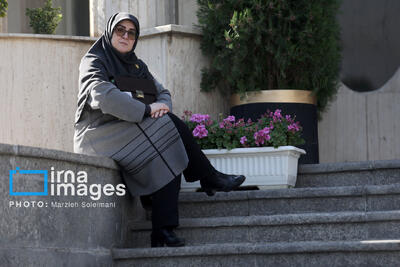  تصاویر: اعضای هیأت دولت در جمع خبرنگاران
