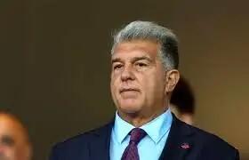  رئیس باشگاه بارسلونا: از دیدن ژاوی در کنار رقیبم تعجب نکردم!/ آرامش تیم مهم‌تر از حاشیه‌هاست
