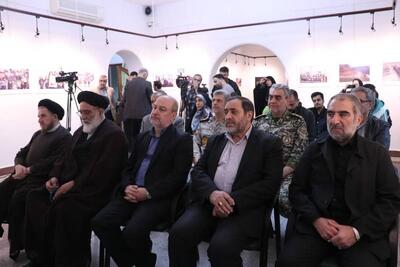  «بر شانه‌های اشک» افتتاح شد/ تمدید نمایشگاه هنرمندان پیشکسوت در نیاوران