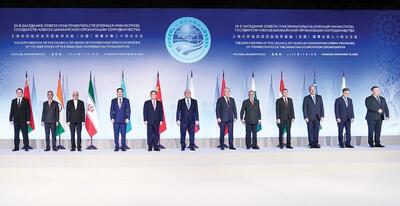  تمام قد در کنار ایران