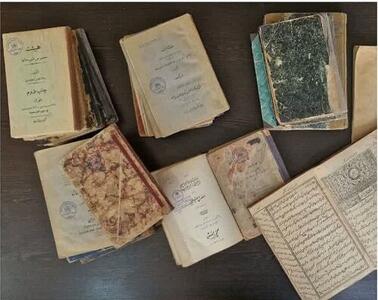  اهدای ۶۳۰نسخه کتاب قدیمی به کتابخانه ملی قزوین