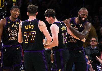  لیگ NBA| پیروزی لیکرز در بازگشت جیمز/ گلدن استیت شکست خورد - تسنیم