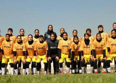  دختران شیرازی‌ با پیراهن تیم ملی در کافا