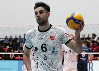  بردیا سعادت به تنهایی یک ست گرفت!