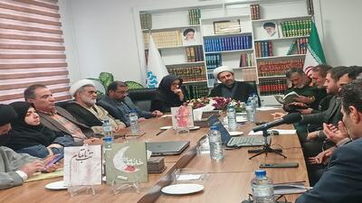  مراسم رونمایی تقریظ مقام معظم رهبری بر سه کتاب در قزوین