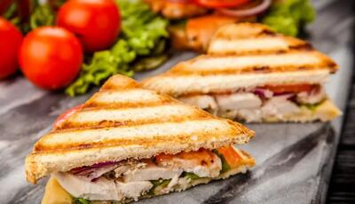  طرز تهیه اسنک مرغ در ساندویچ ساز و ماهیتابه