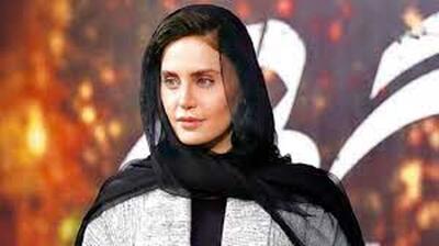  حرکات موزون نعیمه نظام‌دوست و شاکردوست در یک مراسم