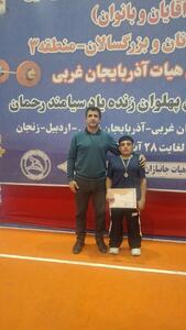  درخشش وزنه‌بردار خلخالی در رقابت‌های ملی/محمدحسین مرادی نایب‌قهرمان دسته ۴۹ کیلوگرم شد