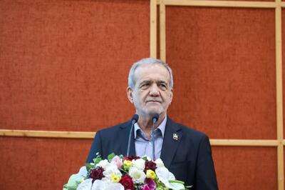  پزشکیان: آماده‌ایم همه بسترهای لازم برای فعالیت صنعتگران و تولیدکنندگان را فراهم کنیم