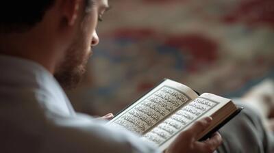  آیا قرائت قرآن با نگاه کردن به آیات بدون حرکت لب ها صحیح است؟