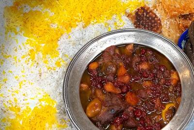  طرز تهیه خورش ضدحساسیت اصفهانی با سیب و زنجبیل