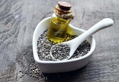  روغن دانه چیا برای رشد سریع مو؛ واقعیت یا شایعه؟