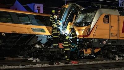  ده‌ها زخمی در پی برخورد دو قطار مسافربری در جمهوری چک