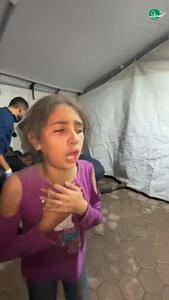  لحظات دلهره آور دخترک فلسطینی که در جستجوی خانواده اش پس از بمباران محل زندگی‌شان است + فیلم