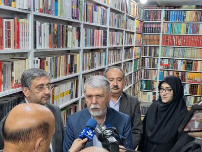  بازدید وزیر فرهنگ و ارشاد اسلامی از کتابفروشی خایدالو خرم‌آباد