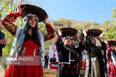  جشن انار شهرستان پاوه در روستای ساتیاری