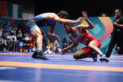  رحمان عموزاد قهرمان کشتی آزاد کشورهای اسلامی شد/ مومنی برنز گرفت