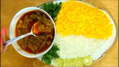  طرز تهیه خورشت بامیه / خورش بامیه / غذای ساده و خوشمزه / آشپزی با هلن غذای آسان