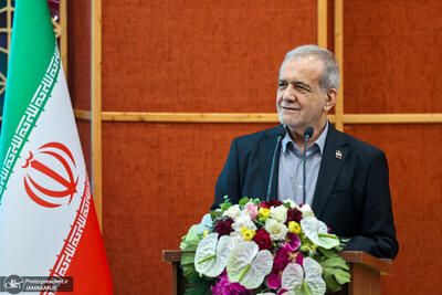  پزشکیان: بسیاری از اختلافات ما به جای رقابت بر سر خدمت، بر سر جایگاه و صندلی است/ اگر حرف درست ارائه شود و کسی آن را تکذیب کند، قرآن می‌گوید جایگاهش جهنم است/ می‌توان آب را از خلیج فارس منتقل کرد، اما هر متر مکعب آن حدود 500 هزار تومان هزینه دارد