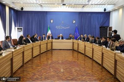  عارف: ارتباطات علمی بین‌المللی برای ما حیاتی است/ آموزش هوش مصنوعی را باید از مدارس شروع کنیم/ راهبرد دولت فراهم کردن اقتدار علمی و فناوری کشور است/ تا پایان دولت چهاردهم باید به جایگاه اول منطقه‌ای در علم و فناوری دست یابیم