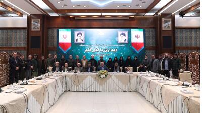  نویسندگان پیشران تحول و روایتگر حقیقت