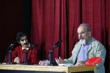  هر کس که در شبکه‌های اجتماعی حضور نداشته باشد، گویی قدرتی ندارد - کلبه سرگرمی