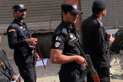  انفجار خودرو در پاکستان با بمب دست‌ساز؛ ۲ پلیس کشته و ۴ تن زخمی شدند