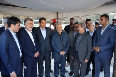  بازدید وزیر بهداشت از بیمارستان در حال احداث شهید سلیمانی کرمان
