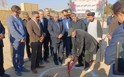  کلنگ کتابخانه مرکزی گرمسار در هفته کتاب به زمین زده شد