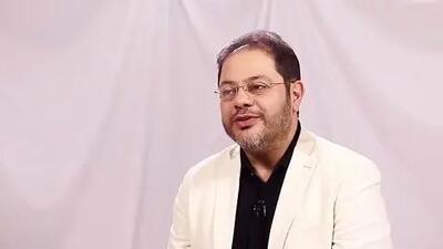  عکس ها /  تغییر چهره وحشتناک محمدرضا حسینیان، مجری محجوب صدا و سیما / آقای مجری حیف شدی اصلا قابل شناسایی نیست ! + عکس همسر و بچه اش ...