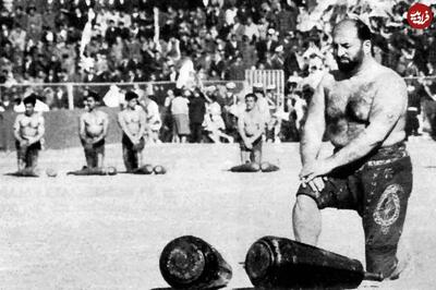  چهره دیده نشده محمدعلی کلی در کنار شعبان بی مخ ۴۹ سال پیش در زورخانه