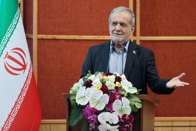  پزشکیان: بسیاری از اختلافات ما به جای رقابت بر سر خدمت، بر سر جایگاه و صندلی است