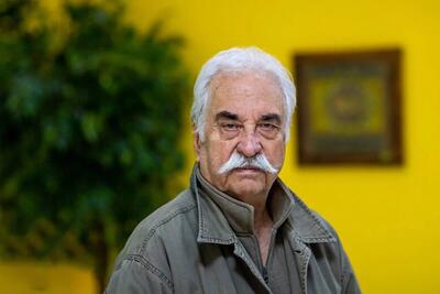  مدیرکل هنرهای نمایشی وزارت فرهنگ از هادی مرزبان عیادت کرد