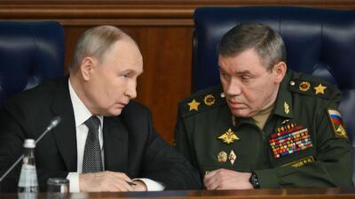  سخنگوی کرملین: پوتین روز پنج‌شنبه از یکی از مقرهای فرماندهی گروه «غرب» بازدید کرد.